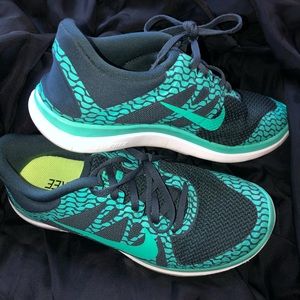 Mint Green Nike Free Run 4.0